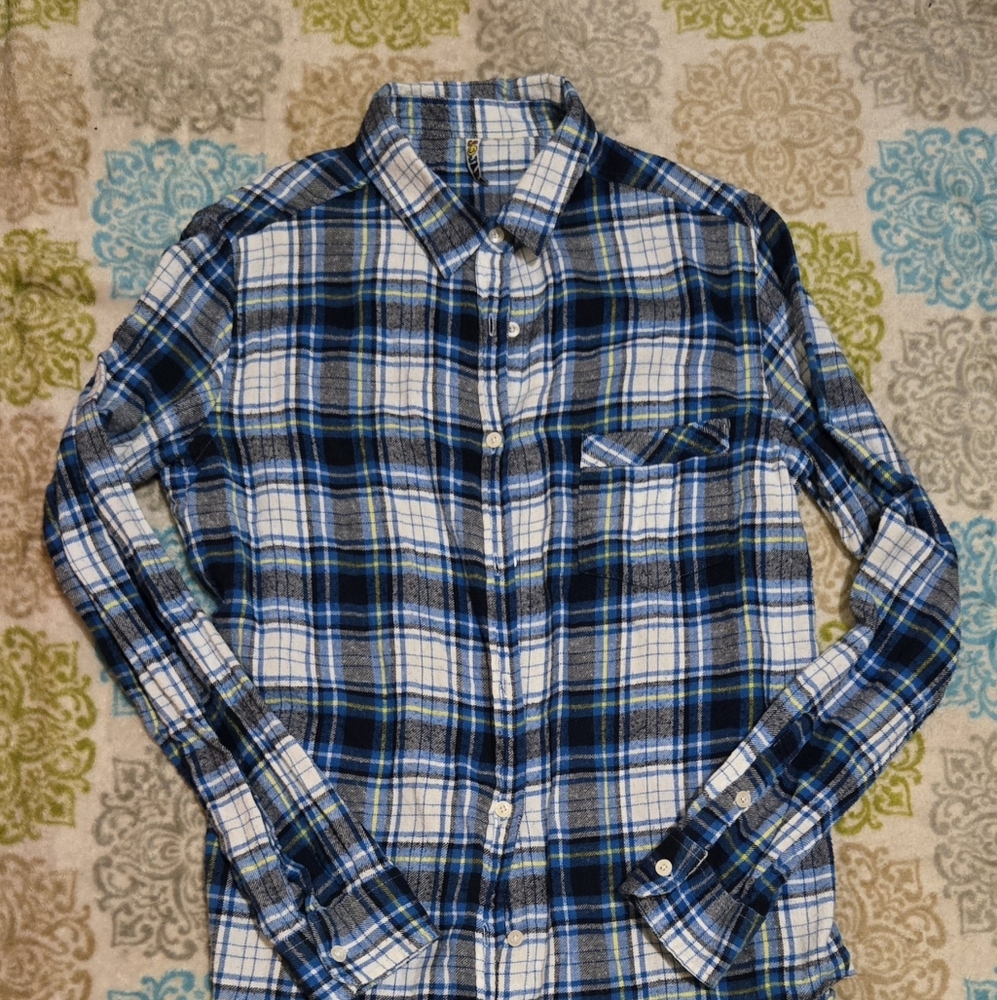 SoJara Vintage Women's Medium Blue, White, Black Button Down Flannel Shirt